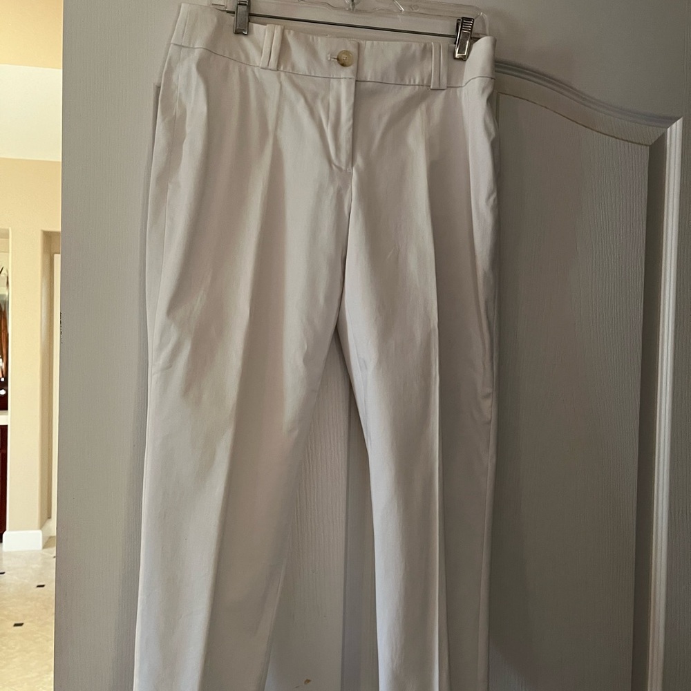 Ann Taylor White Capris with Classic Straight-Leg Cut